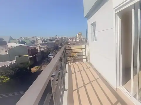 Depto Tipo Casa en Venta con 1 cocheras