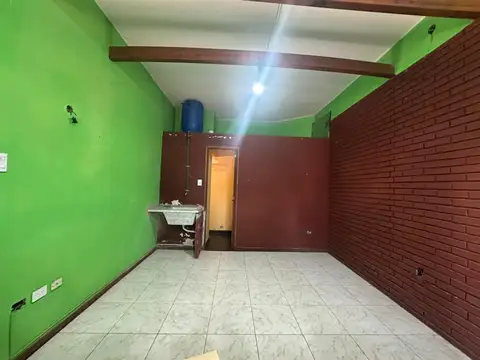 Local en Alquiler en Villa Dominico, $ 450.000