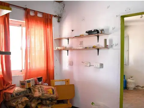 Casa 8 ambientes con 1 baño