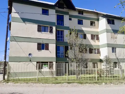 Cómodo departamento tres ambientes en planta baja, en el barrio "El Cóndor".