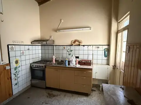 Venta de Casa 3 ambientes con jardín en Ezpeleta Oeste