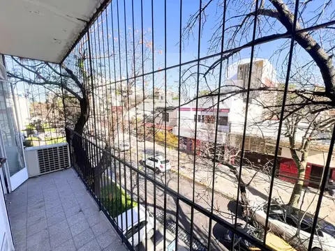 DEPARTAMENTO 2 AMB FRENTE BALCON 2do x ESCALERA LUMINOSO