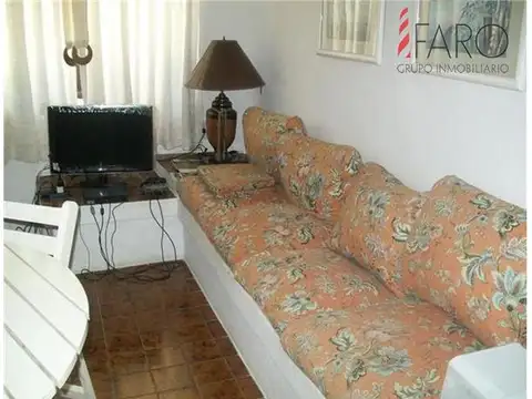 Casa en Solanas 2 dormitorios, jardín y piscina