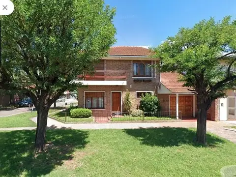 Casa Chalet  en Venta en Quilmes, G.B.A. Zona Sur, Argentina
