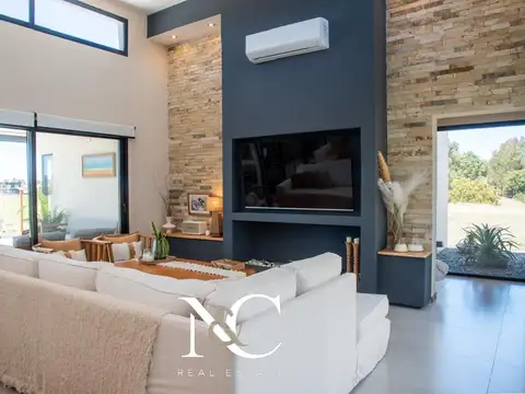 Casa en Venta en Costa Esmeralda, USD 380.000