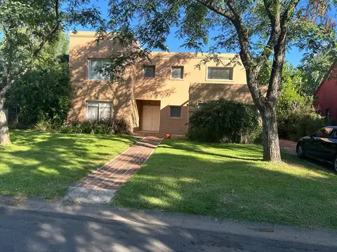 Casa en venta  en San Isidro Labrador. Villanueva.