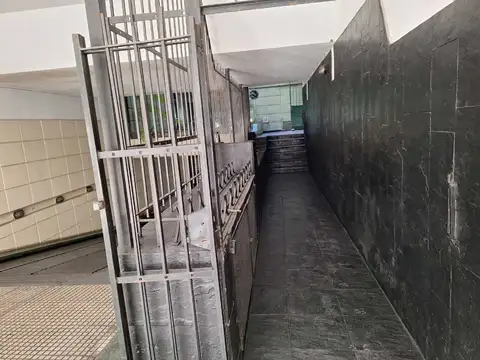 Venta cochera n 9 con seguridad 24 hs en Retiro