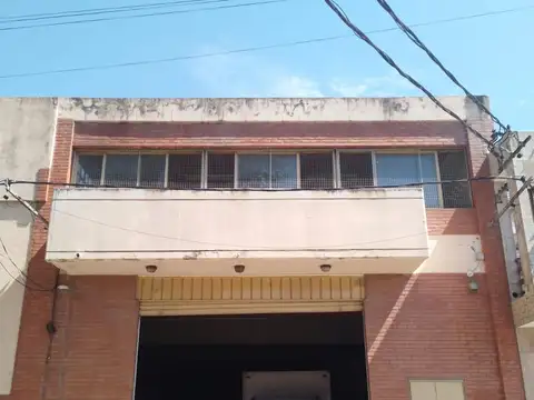 Galpón CON DEPOSITO EXELENTE UBICACION