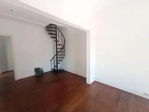 Depto Tipo Casa en Venta de 7 ambientes