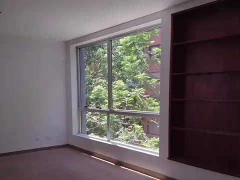 Oficina en Alquiler con 1 cochera