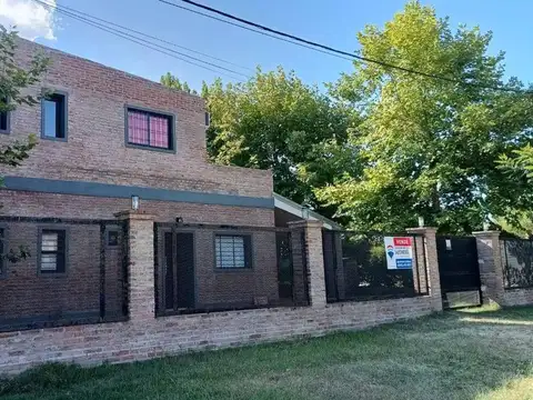 CASA CON PISCINA EN ARROYO LEYES