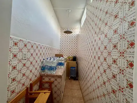 CASA 5 AMBIENTES EN VENTA EN LOMAS DE ZAMORA