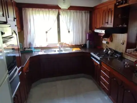 CASA 4 AMBIENTES VENTA PASO DEL REY