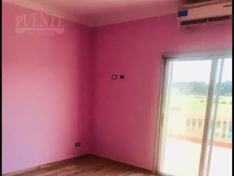 Casa en Alquiler con 2 cocheras