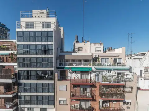 Oficina 8 ambientes con 3 baños