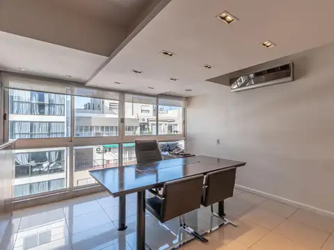 Oficina en Venta 49 años