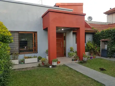 OPORTUNIDAD UNICA! CASA PADUA DE 5 AMB. JARDIN Y COCHERA EN PADUA NORTE 160M2 CASI A ESTRENAR
