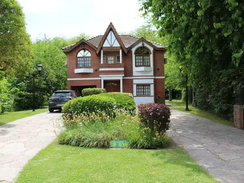 Casa 4 ambientes - Club de Campo La Martona, Bs. As. Argentina.