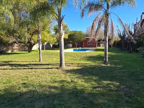 Casa en Venta con 2 cocheras