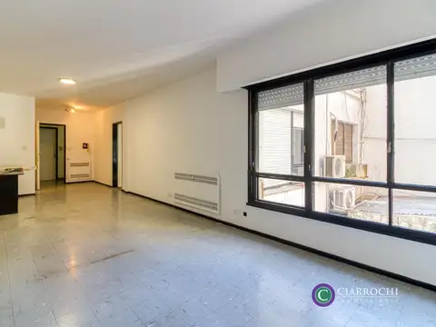 Lavalle y Rodríguez Peña – Amplia y Luminosa Oficina con baño Privado