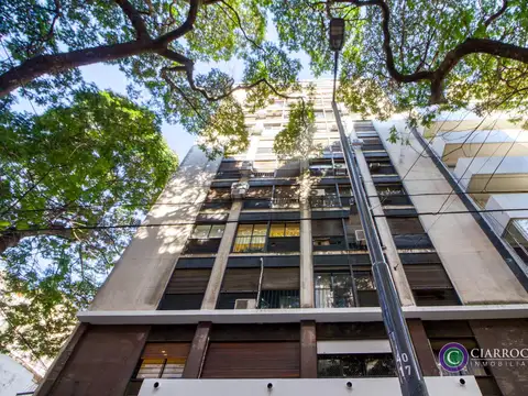 Lavalle y Rodríguez Peña – Amplia y Luminosa Oficina con baño Privado