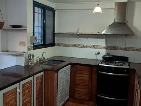 Casa 5 ambientes con 3 baños