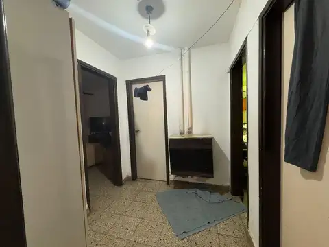 Casa 7 ambientes con 1 baño