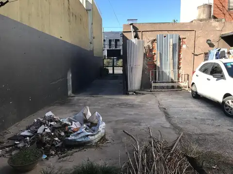 Avenida Hipólito Yrigoyen 8300