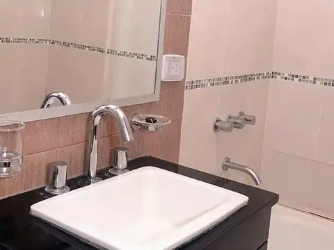 AVENIDA 5 ENTRE PASEO 147 Y 148 4700