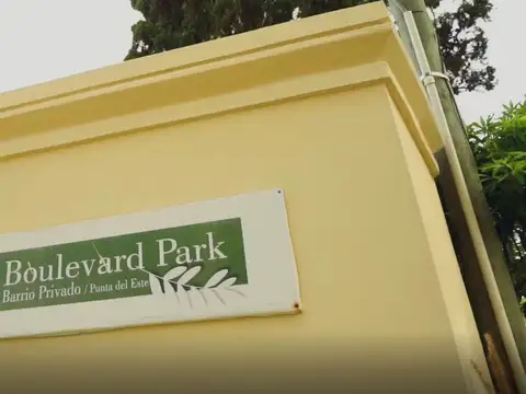 Terreno en Venta en Playa Mansa, USD 490.000