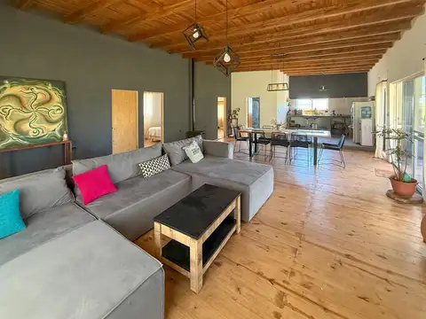 Casa 5 ambientes con 1 baño