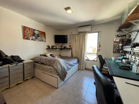 Departamento dos ambientes en Haedo centro!