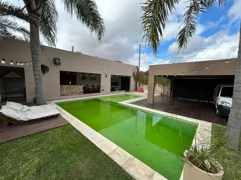 VENTA CASA 4 DORMITORIOS - ALBERDI - APTA CREDITO