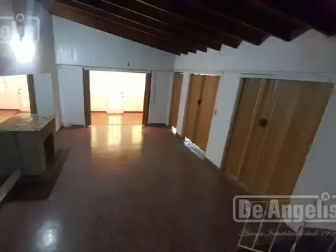 Casa 3 ambientes con 2 baños