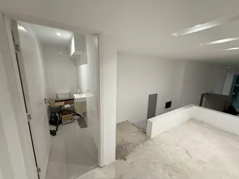 Oficina en Alquiler con 1 cochera