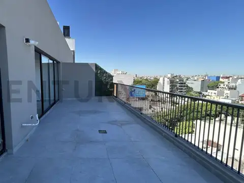 4 AMBIENTES EN DEVOTO CON BALCON TERRAZA COCHERA Y SUM