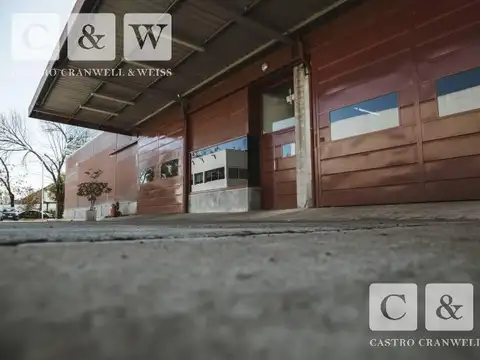 Planta Industrial  con Oficinas, Comedor, Showroom, Salón de Eventos en Venta