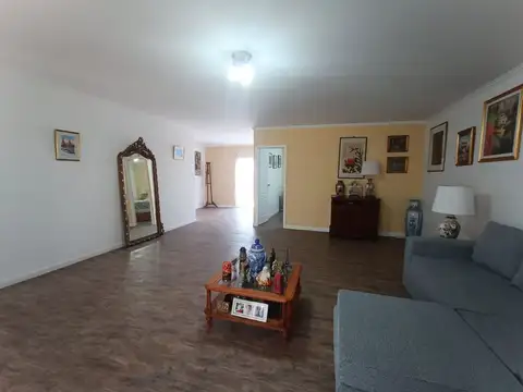 VENTA HERMOSA CASA EN EL CHALLAO MENDOZA