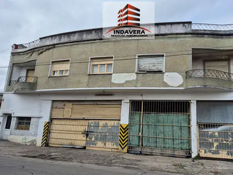 Lote doble frente 590 m2 Totales - Caseros Centro