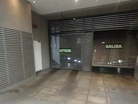 VENTA COCHERA CUBIERTA EN PALERMO