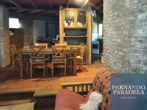 Casa en Venta con 4 cocheras