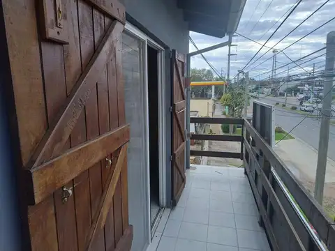 Avenida Hipólito Yrigoyen 300