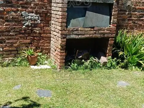 Casa 4 ambientes con 1 baño