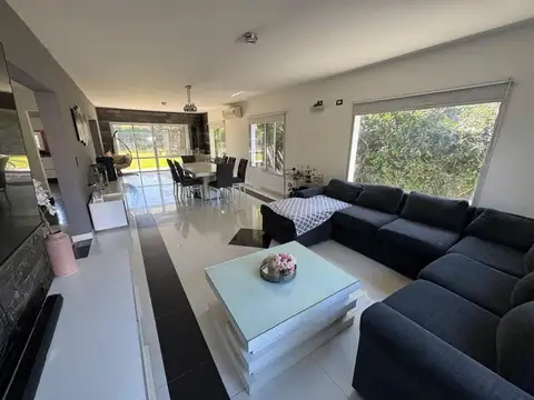 VENTA CASA BARRIO CERRADO HARAS MARIA VICTORIA