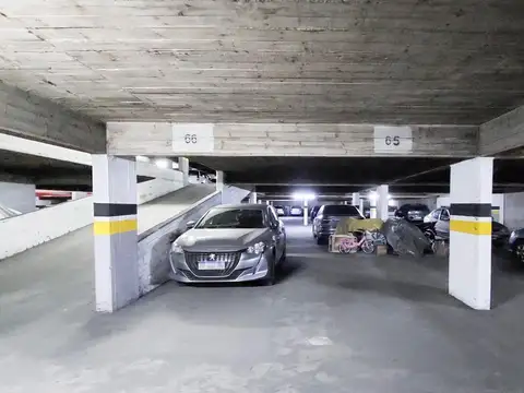 Cochera con seguridad y cómodo ingreso en pleno centro de Rosario