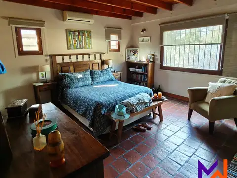 Casa 5 ambientes con 2 baños