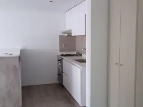 Departamento en Venta en Área Centro Este, USD 95.000