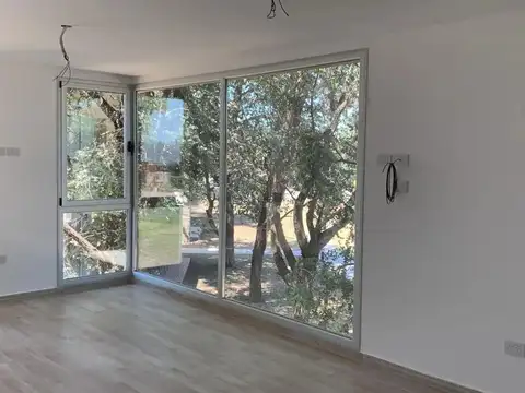 HERMOSO DORMIS EN BARRIO COMARCAS