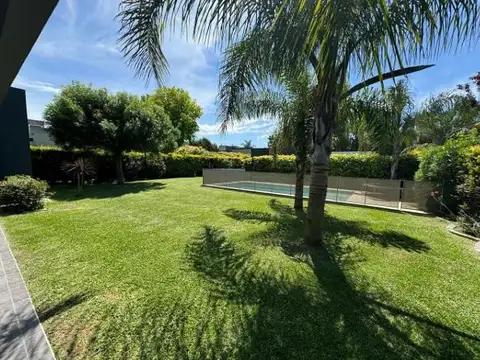 Casa en venta en Manzanares Chico