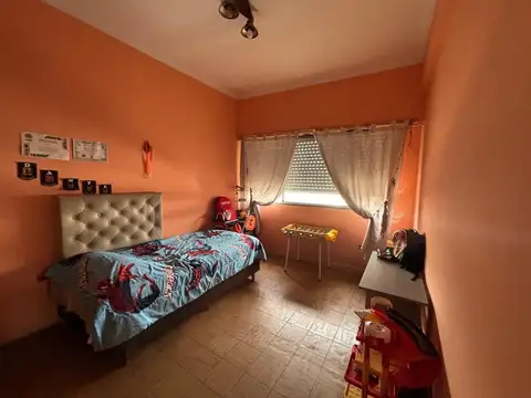 Avenida Tte Gral Juan Domingo Perón 2000